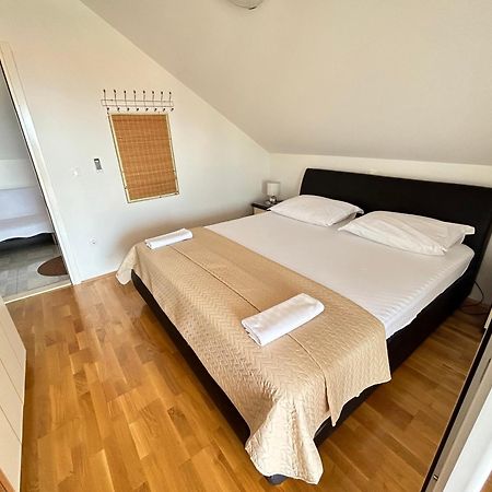 Apartments Sanda 2 Проманья Экстерьер фото