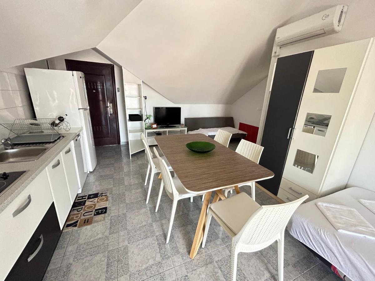 Apartments Sanda 2 Проманья Экстерьер фото