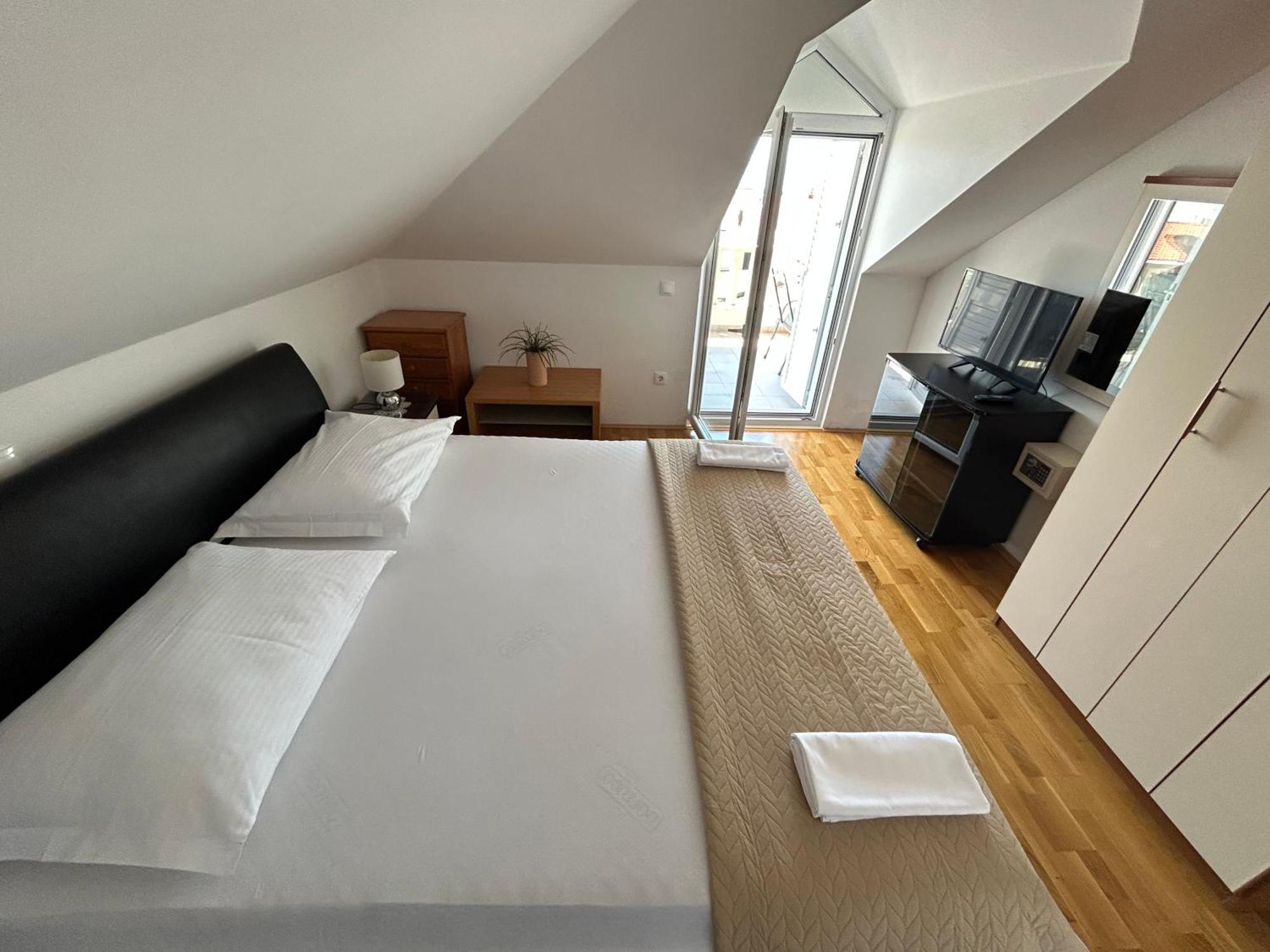 Apartments Sanda 2 Проманья Экстерьер фото