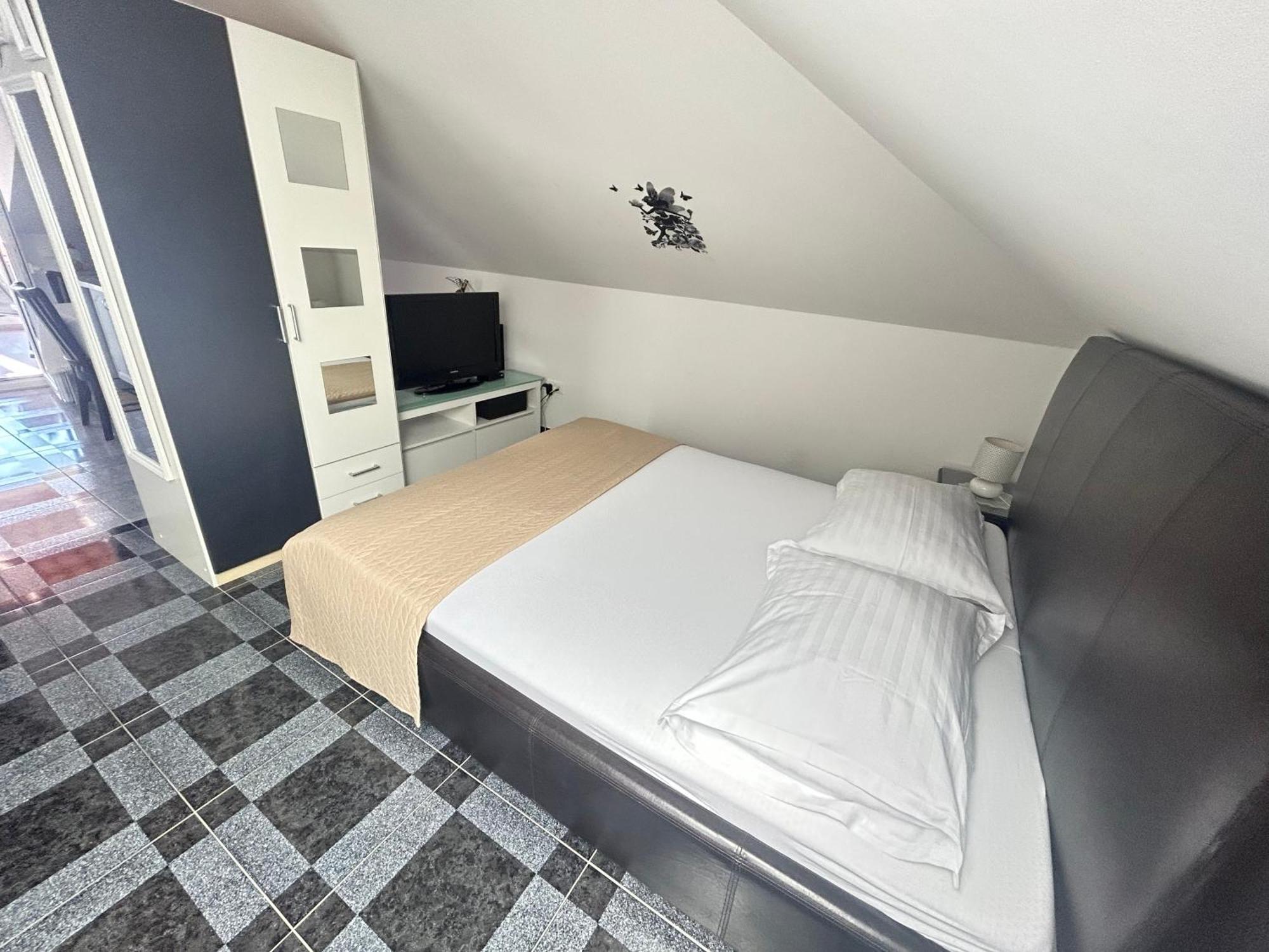 Apartments Sanda 2 Проманья Экстерьер фото
